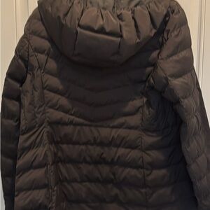 32 Degrees Black Puffer Jacket Sleek Modern Design